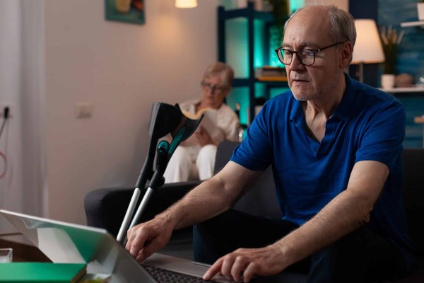 How to Implement an Effective Stretching Routine for Desk-bound Employees?